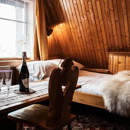 Pod Jesionami Rum i privatbostad *