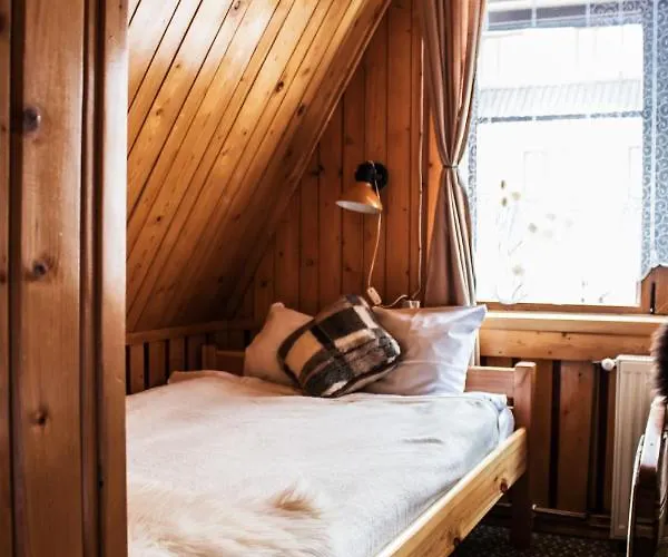 Pod Jesionami Homestay *